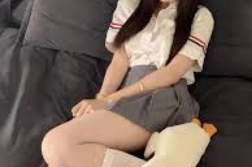 香港知名演员控诉遭造谣否认拍吻戏伸舌头保留追究责任